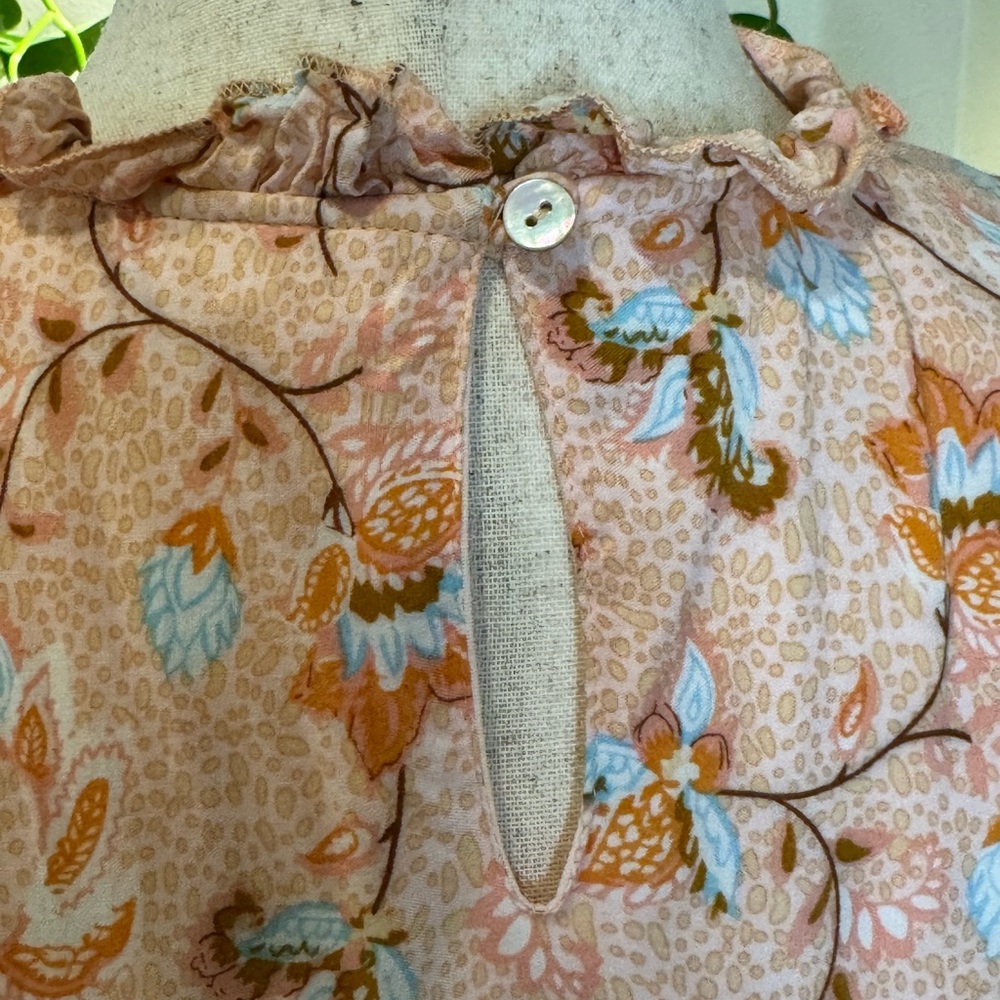 In Bloom Peach and Coral Patterned Blouse - Picture 7 of 11